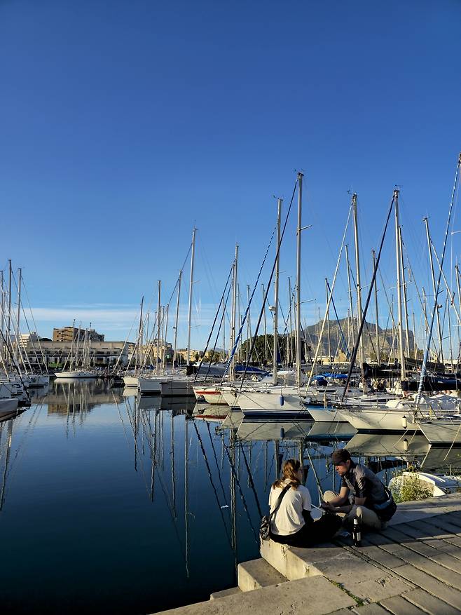 팔레르모 항구 라 칼라.
