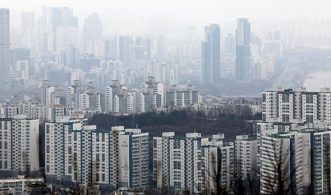 서울 남산에서 바라본 아파트 단지 모습. /뉴스1