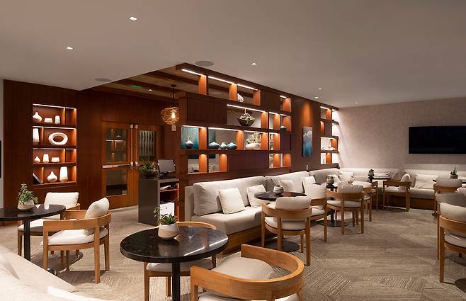 알로힐라니 호텔 롱보드 클럽라운지. 사진제공|팜투어