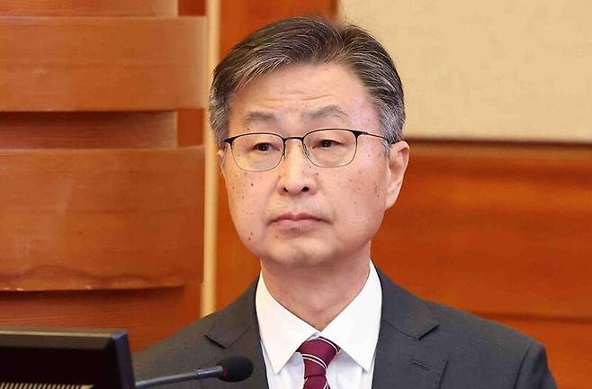 최재해 감사원장이 12일 오후 서울 종로구 헌법재판소 대심판정에서 열린 탄핵심판 첫 변론기일에 출석해 자리하고 있다. (공동취재) / 사진 = 연합뉴스