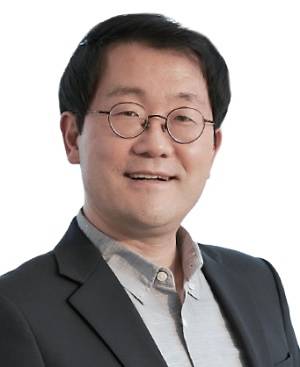 이덕난 국회입법조사처 교육문화팀장/ 현 교권N교육법포럼 회장, 전 대한교육법학회 회장, 전 중앙대 겸임교수, ‘교육법의 이해와 실제’ ‘입법 평가를 위한 실증 법학 방법론(역)’ 저자