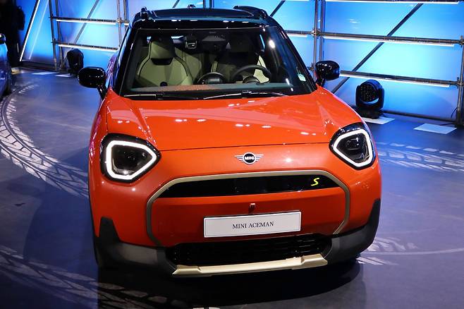 더 뉴 올-일렉트릭 MINI 에이스맨 전면부 / 출처=IT동아