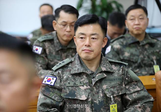 12.3 비상계엄 사태 시 병력동원이 확인된 문상호 전 정보사령관이 지난해 12월10일 국회 국방위 긴급현안질의에서 굳은 표정을 짓고 있다. 박민규 선임기자