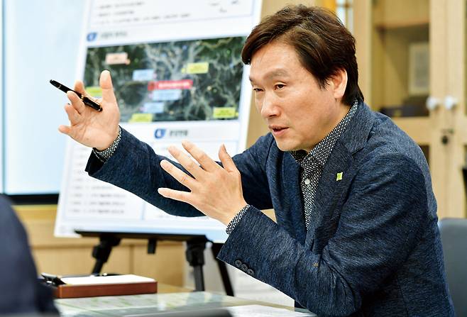 3월6일 조현일 경산시장이 시장실에서 시사저널과 인터뷰를 하고 있다. ⓒ경산시