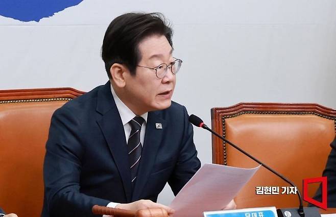 이재명 더불어민주당 대표가 지난 12일 국회에서 열린 최고위원회의에서 발언하고 있다. 김현민 기자