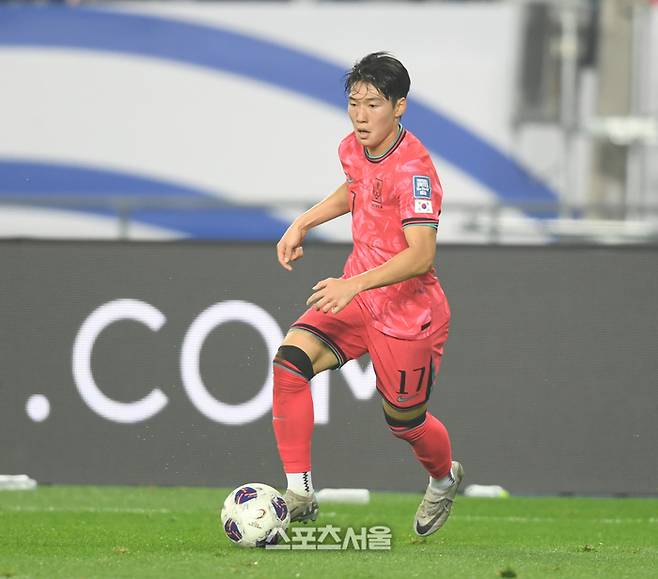 배준호가 지난해 10월15일 용인 미르스타디움에서 열린 2026 FIFA 북중미 월드컵 아시아 3차 예선 이라크와 경기에서 드리블하고 있다. 최승섭기자 thunder@sportsseoul.com