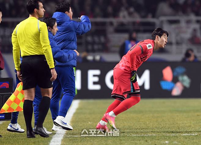 대한민국 축구대표팀 이강인이 20일 고양종합운동장에서 열린 2026 북중미 월드컵 아시아지역 최종 예선 오만과의 경기 전반전 백승호의 부상으로 교체 투입되고 있다. 고양 | 박진업 기자 upandup@sportsseoul.com