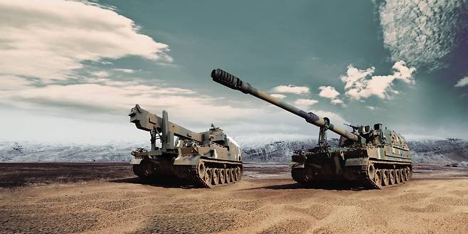 K10 탄약운반장갑차(왼쪽)과 K9 자주포. / 한화에어로스페이스 제공