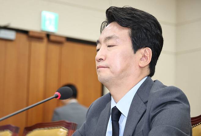 박장범 한국방송(KBS)사장이 지난해 11월20일 사장 후보자 신분으로 국회 인사청문회에 나와 의원들의 질의를 듣고 있다. 윤운식 선임기자 yws@hani.co.kr