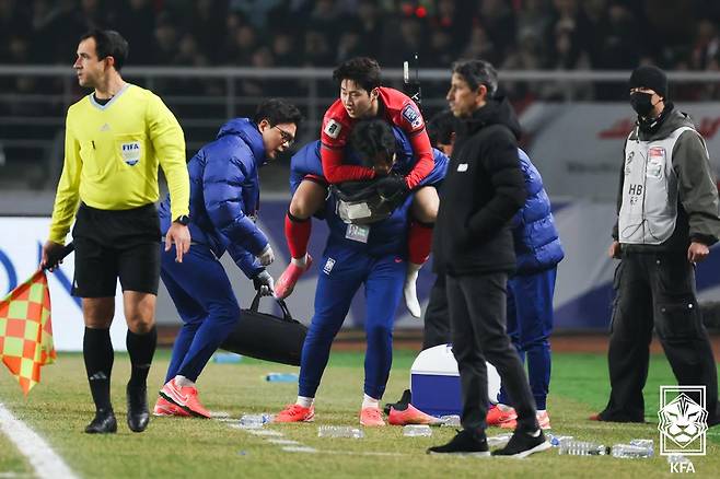 이강인이 경기장을 빠져나오는 모습. /사진=대한축구협회 제공