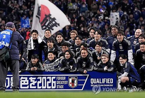 일본 매체 풋볼채널이 21일 한국이 오만에게 덜미를 잡힌 소식을 전하면서 한국의 2026 국제축구연맹(FIFA) 북중미 월드컵 본선 도전이 삐걱거린 것에 대한 한국의 반응을 소개했다. 연합뉴스