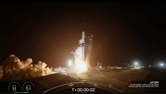 스페이스X 팰컨 9 로켓이 21일 미국 캘리포니아주 반덴버그 우주군 기지에서 미국 정찰위성을 우주로 발사했다. (출처=스페이스X)