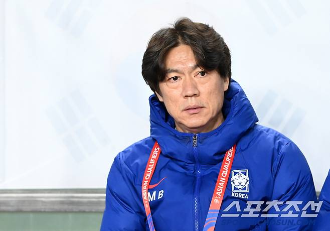 20일 고양종합운동장에서 열린 대한민국과 오만의 2026 북중미 월드컵 아시아지역 3차 예선, 경기 시작을 기다리는 홍명보 감독의 모습. 고양=허상욱 기자wook@sportschosun.com/2025.03.20/