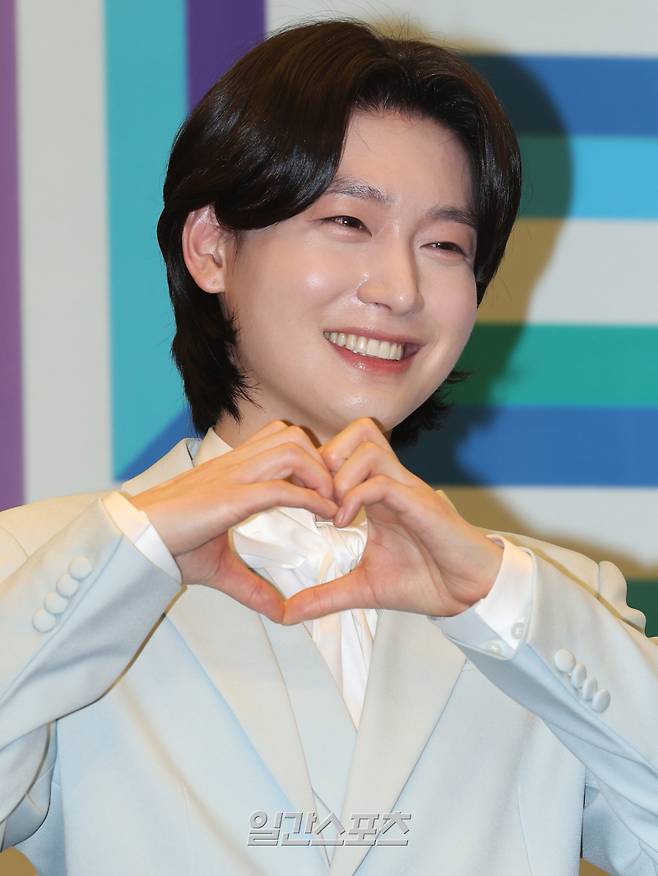 가수 김용빈이 24일 오전 서울 마포구 스탠포드호텔에서 열린 TV조선 '미스터트롯3' TOP7 기자간담회에 참석해 포즈를 취하고 있다. 서병수 기자 qudtn@edaily.co.kr /2025.03.24/