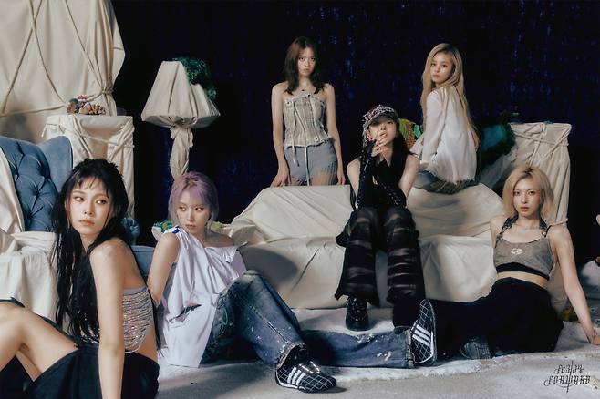 NMIXX 미니 4집 단체 이미지/사진제공=JYP엔터테인먼트