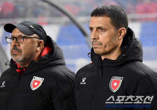 25일 수원월드컵경기장 열린 2026 FIFA 북중미 월드컵 아시아지역 3차 예선 대한민국과 요르단의 경기. 자말 셀라미 감독이 경기를 지켜보고 있다. 수원=박재만 기자 pjm@sportschosun.com/2025.03.25/