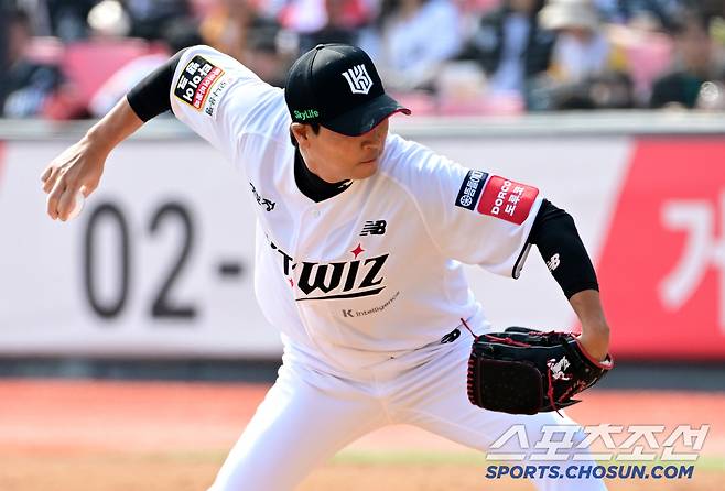 9일 수원KT위즈파크에서 열린 KBO리그 KT 위즈와 LG 트윈스의 시범경기. KT 우규민이 역투하고 있다. 수원=박재만 기자 pjm@sportschosun.com/2025.03.09/