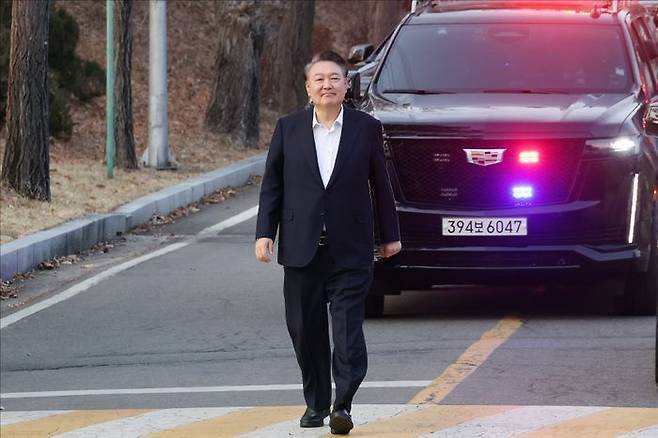 윤석열 대통령이 8일 오후 경기도 의왕시 서울구치소에서 법원의 구속취소로 결정으로 석방되어 나오고 있다. ⓒ데일리안 홍금표 기자