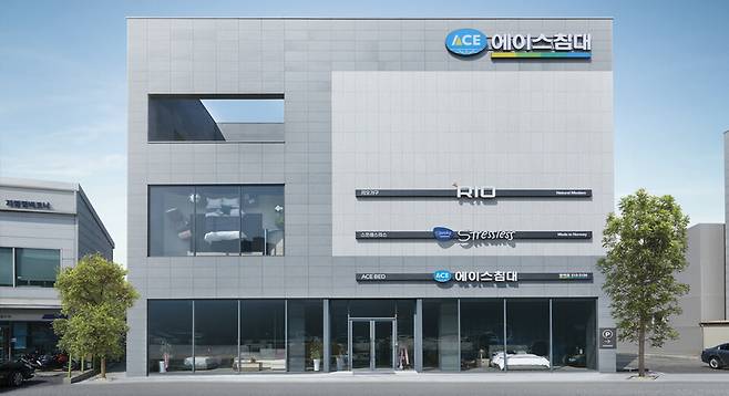 에이스침대가 표시광고법 위반으로 공정위의 행정처분을 받은 것으로 파악됐다. 사진은 에이스스퀘어 평택점 전경 ⓒ에이스침대 홈페이지 캡처