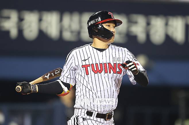 ▲ LG 박해민은 KBO 리그에서 최고의 수비력을 자랑하는 중견수로 유명한 선수다. 지난 2021시즌을 마치고 FA를 선언한 박해민은 LG와 4년 총액 60억원에 사인했다. ⓒ곽혜미 기자