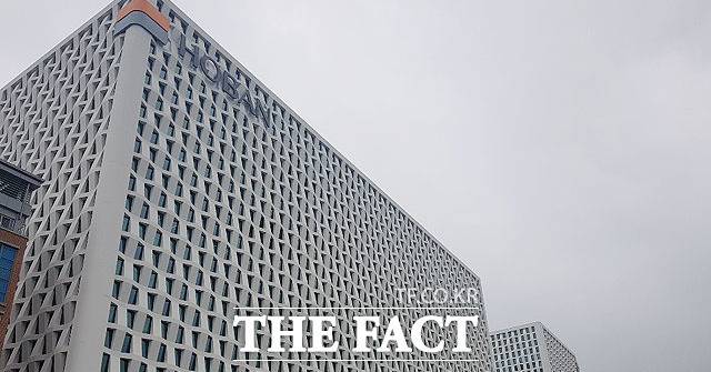 공정위는 2023년 6월 독점규제 및 공정거래에 관한 법률 위반으로 호반건설에 과징금 총 608억원을 부과했다. /더팩트 DB