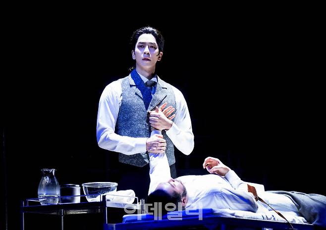 ‘지킬앤하이드’ 지킬/하이드 역 신성록(사진=오디컴퍼니)