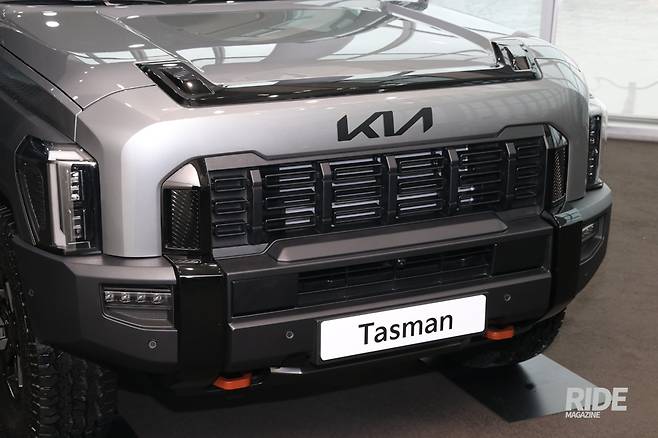 대용량 쿨링팬과 대형 라디에이터, 변속기 오일 쿨러 등을 배치해 냉각 성능을 강화했다