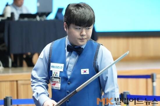 조명우가 28일 강원도 양구 청춘체육관에서 열린 ‘제13회 아시아캐롬선수권’ 남자3쿠션 8강전에서 바오프엉빈에 20점차 대역전승을 거뒀다.