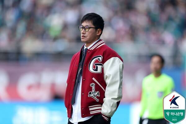 ▲ 이정효 광주FC 감독은 대전 하나시티즌전 후반 종료 직전 물병을 차 퇴장 당했다. 광주는 경고도 아니고 퇴장 조치에 황당하다는 입장이다. ⓒ한국프로축구연맹