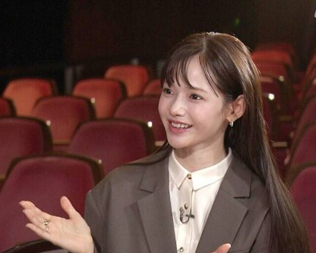 하연수가 일본에서 인터뷰를 하고 있다. / NHK 캡처