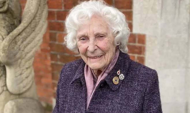 2차대전 당시 독일, 일본 등 추축국 군대의 암호 해독 임무를 수행했던 영국인 베티 웹(1923∼2025). BBC 방송 캡처