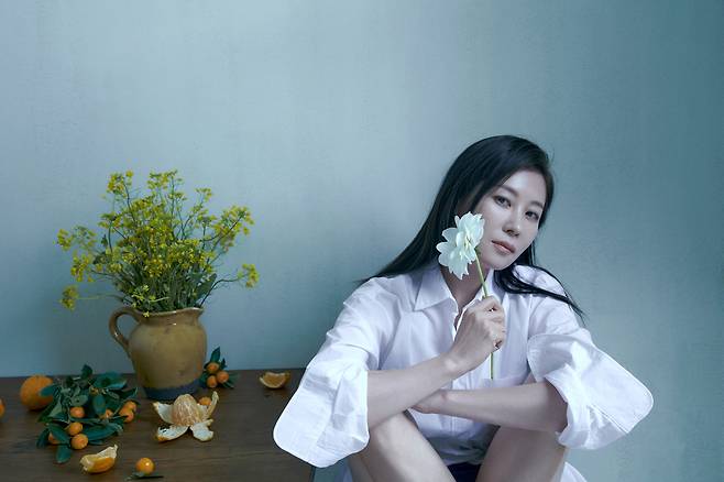 넷플릭스 드라마 <폭싹 속았수다>에서 중년 애순 역을 맡은 배우 문소리. 넷플릭스 제공