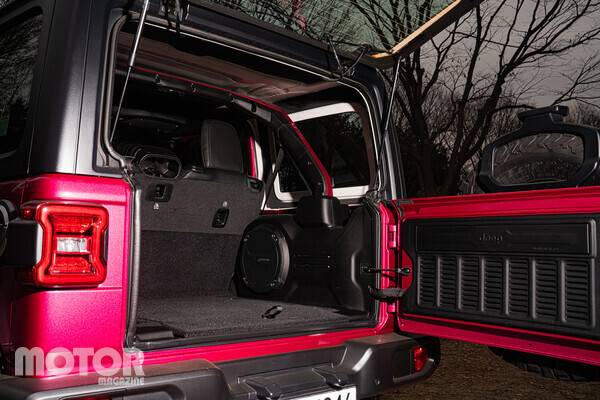 지프 뉴 랭글러 투스카데로 리미티드 에디션 사진 모터매거진 최재혁 기자