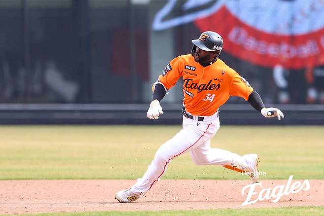 ▲ 향후 타격 성적이 큰 관심을 모으고 있는 에스테반 플로리얼 ⓒ한화이글스