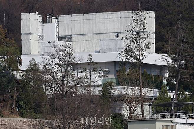 윤석열 전 대통령의 탄핵이 인용된 지난 4일 서울 용산구 한남동 대통령 관저에 적막함이 흐르고 있다. ⓒ데일리안 홍금표 기자