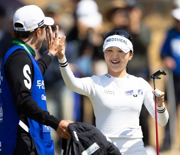 2025년 한국여자프로골프(KLPGA) 투어 '국내 개막전' 두산건설 위브 챔피언십 우승을 차지한 이예원 프로가 최종라운드에서 경기하는 모습이다. 사진제공=KLPGA