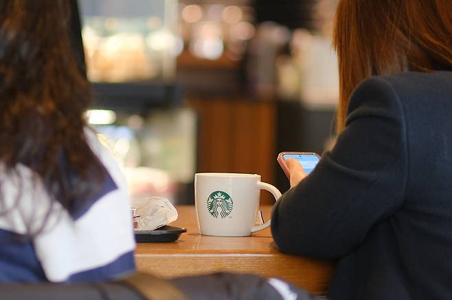 서울 시내 한 스타벅스 매장. <연합뉴스>