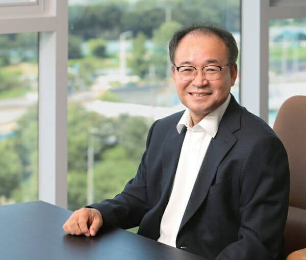 정동섭 휴네시온 대표. 대기업과 벤처를 거쳐 40살에 창업했다.