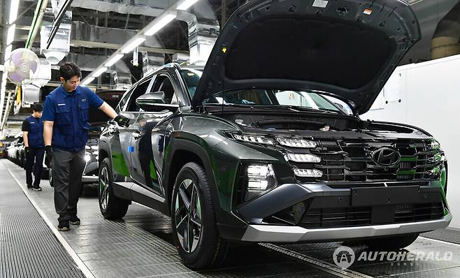 정부가 미 관세에 대응, 자동차 산업을 지키기 위한 총력 지원에 나섰다. 사진은 현대차 울산공장 라인이다. (현대자동차)