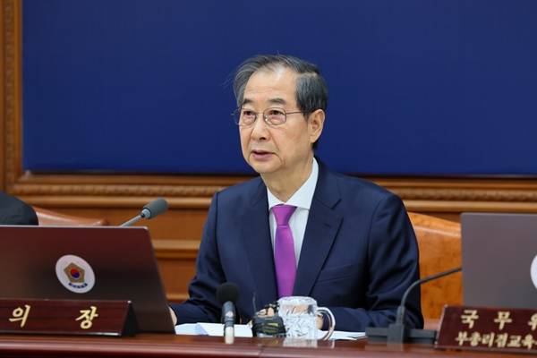 ▲8일 오전 한덕수 권한대행이 서울 종로구 정부서울청사에서 국무회의를 주재하는 모습. ⓒ총리실