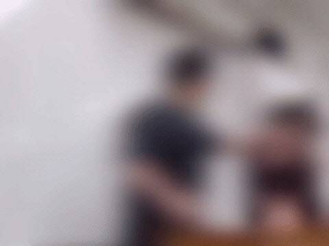 10일 교실에서 교사를 폭행하는 고3 학생 모습. 연합뉴스