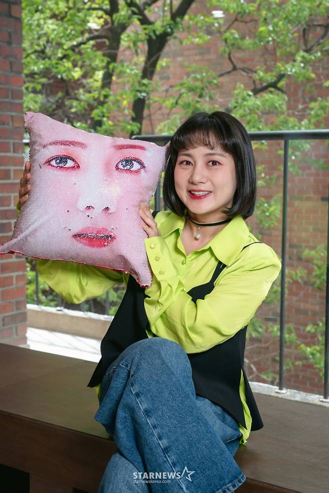 박나래가 26일 진행된 LG U+모바일 예능 '내편하자' 기자간담회를 위해 포즈를 취하고 있다. /사진제공=LGU+ 2024.04.26 /사진=이동훈