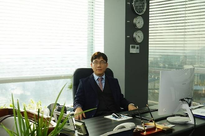 < ㈜코미코 최용하 대표이사 / 출처 : ㈜코미코 >