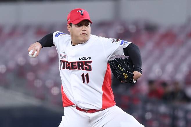 15일 오후 광주-KIA챔피언스필드에서 열린 '2025 신한 SOL Bank KBO리그' KT 위즈와 KIA 타이거즈의 경기, KIA가 KT를 1:0으로 제압하고 2연승을 달렸다. 조상우는 1이닝 무피안타 무사사구 2탈삼진 무실점을 기록했다. KIA 타이거즈