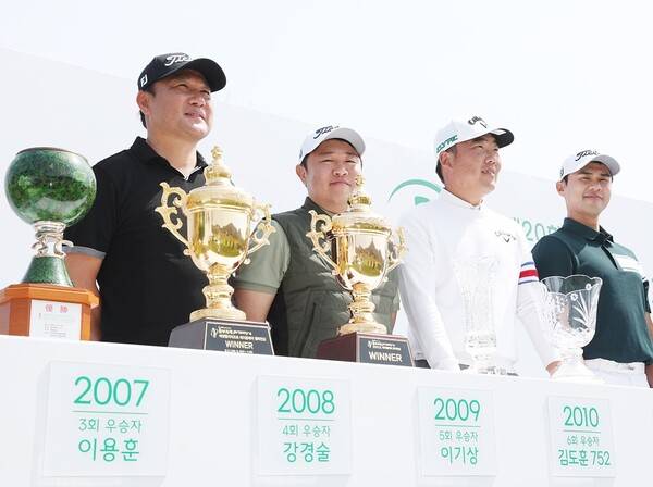 한국프로골프(KPGA) 투어 2025시즌 개막전 제20회 DB손해보험 프로미 오픈 대회 사전 이벤트인 포토콜 행사에 참가한 이용훈, 강경술, 이기상, 김도훈 752 프로. 사진제공=KPGA