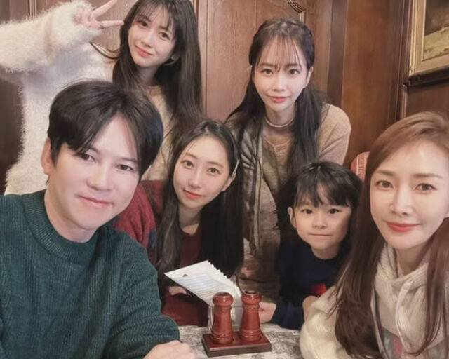 박찬민은 SBS 아나운서 당시 180cm가 넘는 큰 키에 '미남 아나운서'로 이름을 알렸다. / 박찬민 SNS 캡처