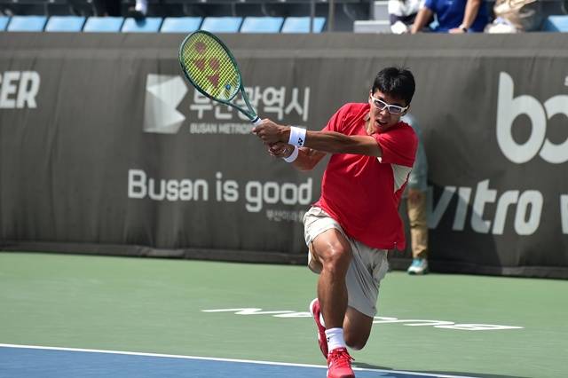 경기에 집중하는 정현. /사진=부산오픈챌린저조직위원회 제공