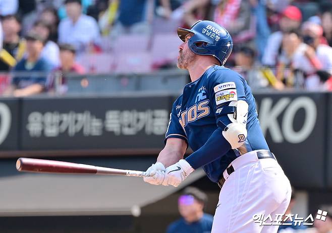 NC 내야수 데이비슨은 19일 대전한화생명볼파크에서 열릴 '2025 신한 SOL Bank KBO 리그' 한화와 정규시즌 두 번째 맞대결을 앞두고 1군 엔트리에서 빠졌다. 허리 담 증세로 당분간 출장이 힘들다. 엑스포츠뉴스 DB