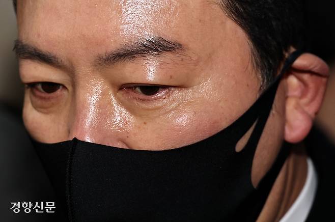 김성훈 대통령경호처 차장이 지난 1월 비상계엄 특별수사단 조사를 받기 위해 서울 서대문구 경찰청 국가수사본부에 출석하고 있다. 서성일 선임기자