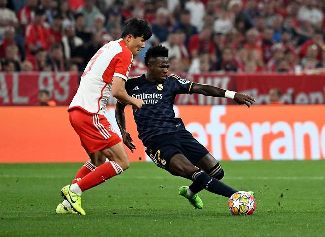 과거 바이에른 뮌헨의 사령탑을 맡았던 펠릭스 마가트 전 감독이 김민재가 뱅상 콩파니 감독의 전술에 의해 희생됐다고 주장했다. 사진은 2023-24시즌 바이에른 뮌헨에서 활약한 김민재의 모습. /사진=로이터